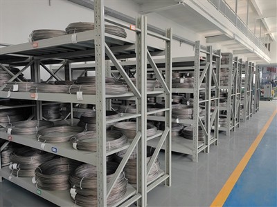 Duchin oficiálně dokončuje výrobní linku na výrobu materiálu pláště termočlán...